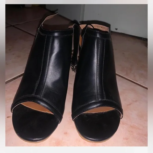 SOLD Taxi black high heel shoes 31 / 10 - Picture 4 of 7